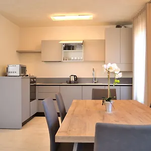 https://portico-oscuro-deluxe-apartment.hotelinveneto.com